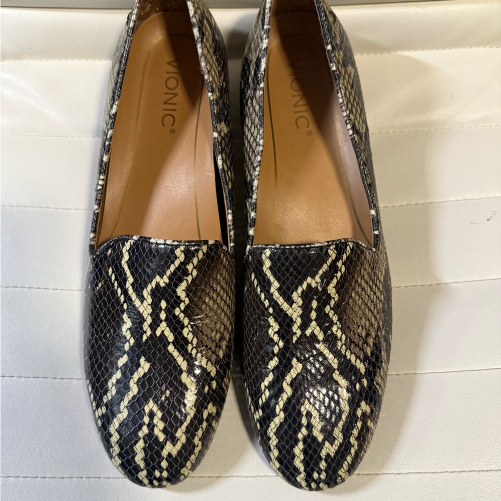 Vionic Willa Boa Snakeskin Patterned Loafers In B… - image 1